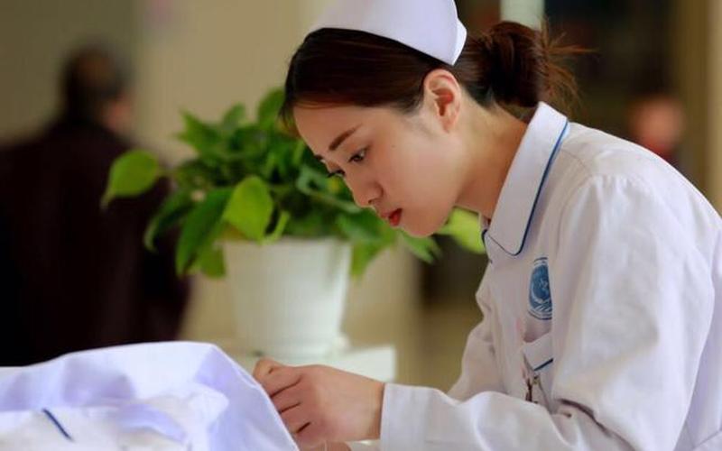 护士是她们还是他们(护士是患者的什么)